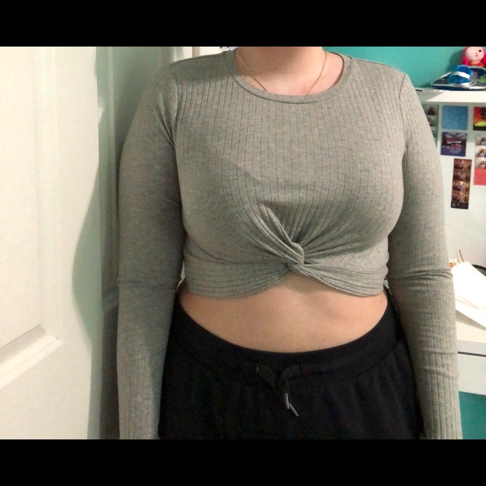 Cropped long sleeve shirt